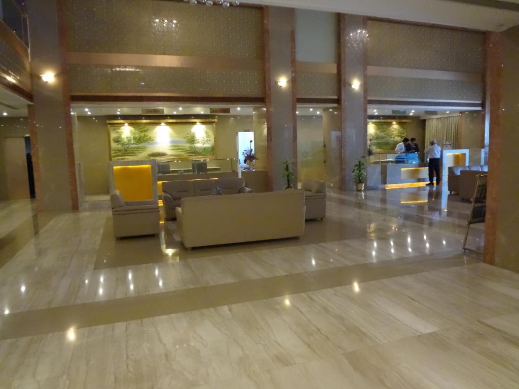 United 21 - Thane Dış mekan fotoğraf